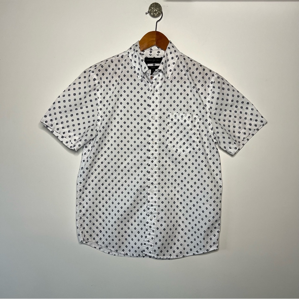 Banana Republic White and Black Casual Button Down Shirt